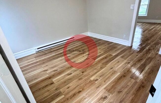 Massive 5 bedroom 1 bath house with fence in yard