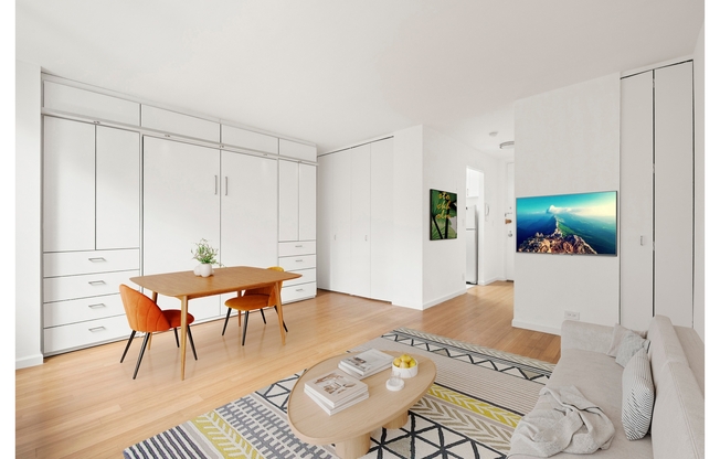 Studio, 1 bath, 400 sqft, $3,500, Unit 4J