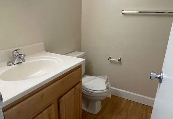 2 beds, 2 baths, 1,000 sqft, $2,175, Unit 14233 #204