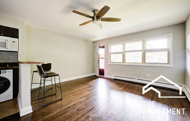 1735 W Bryn Mawr Ave