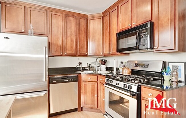 634 W Roscoe St 2S