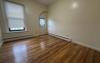 2 beds, 1 bath, 750 sqft, $2,900, Unit 36