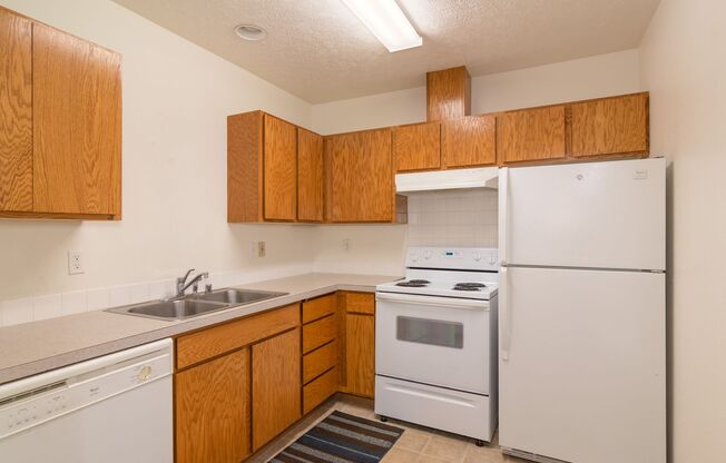 Studio, 1 bath, $900, Unit 700 3rd Street