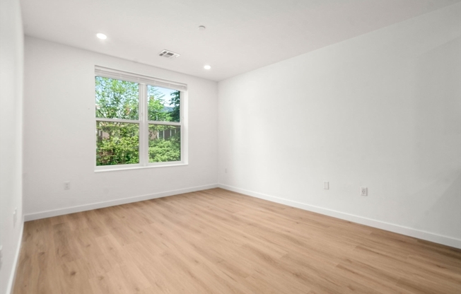 1 bed, 1 bath, 640 sqft, $3,475, Unit 205