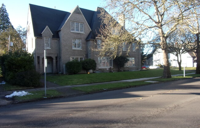 096 - Old Pi Phi House - 3002 NW Harrison Blvd. Corvallis, OR 97330
