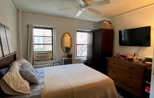 240 E 24 ST