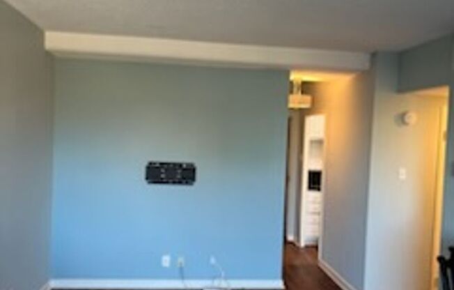 1 bed, 1 bath, $1,200