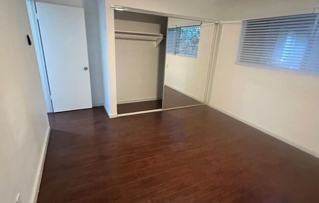 2 beds, 1 bath, $2,300, Unit 12