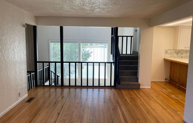 2BR 1BA Duplex On Lake!!