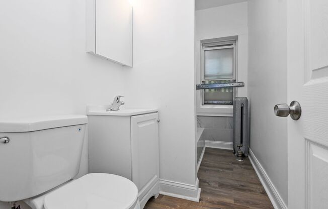 7557-59 S. Calumet Ave. / 348-58 E 76th St.
