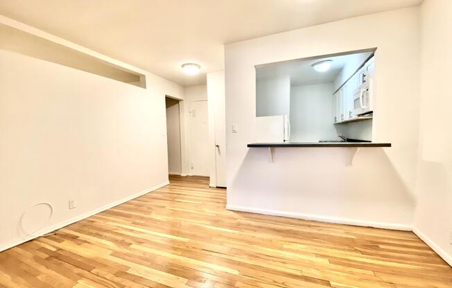 345 E 72 ST