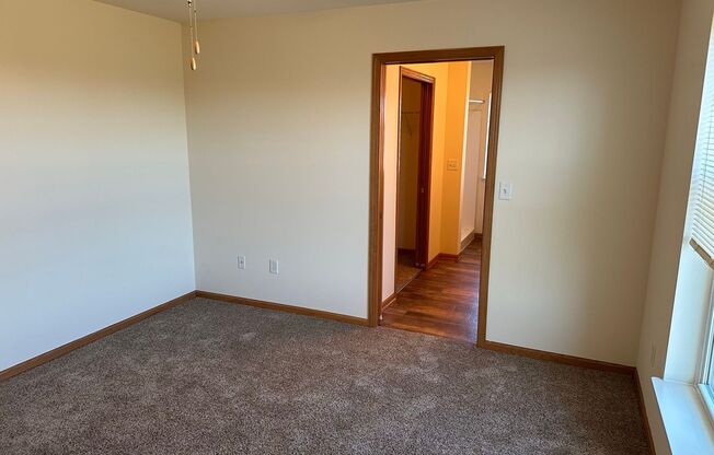 2 beds, 2 baths, 1,223 sqft, $1,660, Unit 925-200