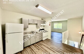 404 WOODCREEK DR