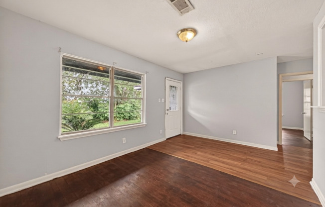 Spacious 4-Bedroom, 2-Bath Home Near Downtown Houston & Texas Medical Center