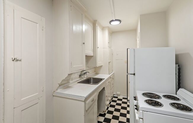 Studio, 1 bath, 475 sqft, $1,275, Unit 625-204