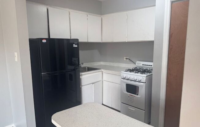 "Home Sweet Home on Knox in Oak Forest:  Where Comfort Meets Community"