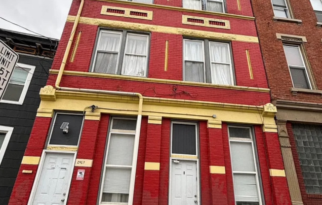 2467 W MCMICKEN AVE