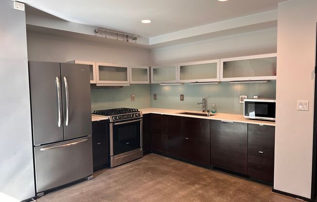 Modern Townhome in Georgetown!  Available NOW!