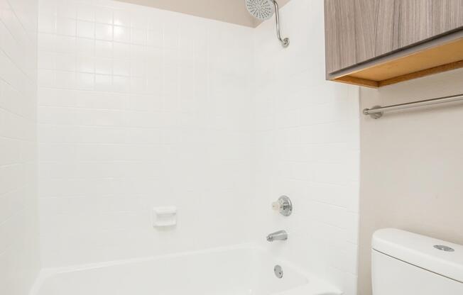 2 beds, 2 baths, 1,044 sqft, $1,600