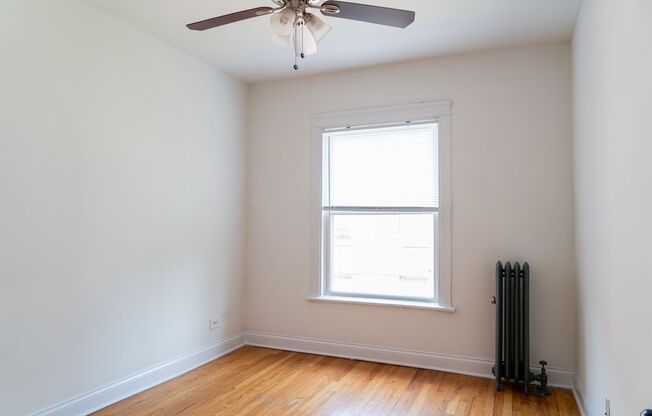 2 beds, 1 bath, 650 sqft, $1,825, Unit 4730-1B