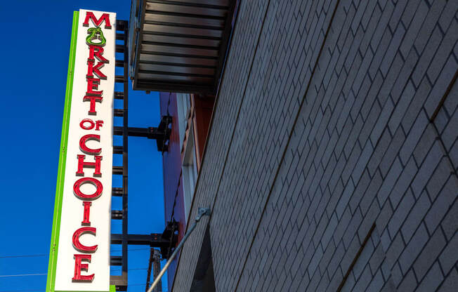 EllaMarie_Photo_Market of Choice Sign