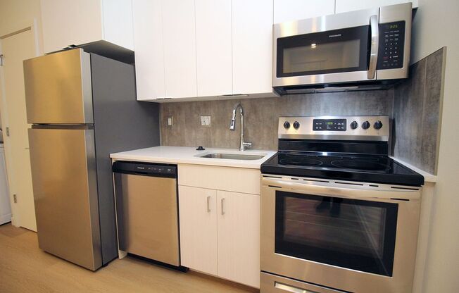 1 bed, 1 bath, 422 sqft, $1,345, Unit 8120 - 102