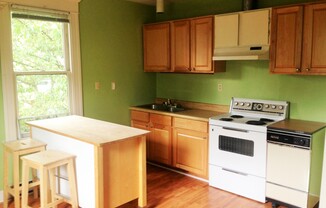 1122 East Denny