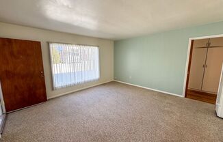 2 beds, 1 bath, $2,800, Unit 4561