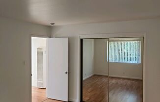 2 beds, 1 bath, $2,295, Unit 991-04