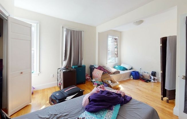 2 beds, 2 baths, 950 sqft, $2,595, Unit 2
