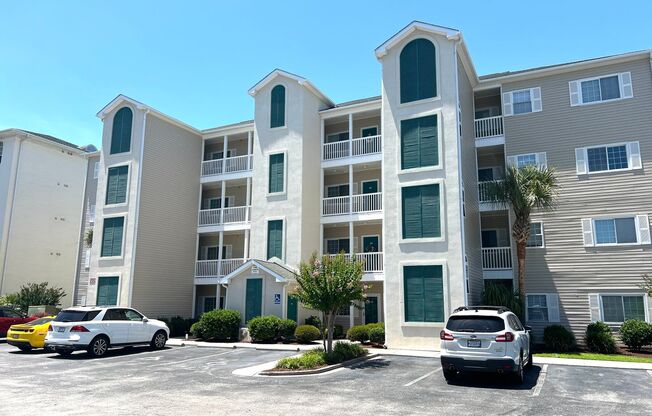 Waterfront 3 Bedroom, 2 Bath Penthouse, Screened Balcony, Elevator for Annual Lease!