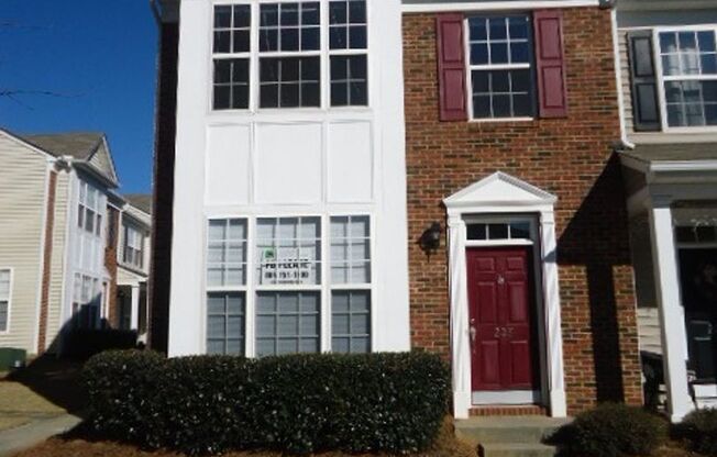 3BR/2.5BA Townhome in Cobblestone Cove, Move In Ready - Paint and Flooring is new