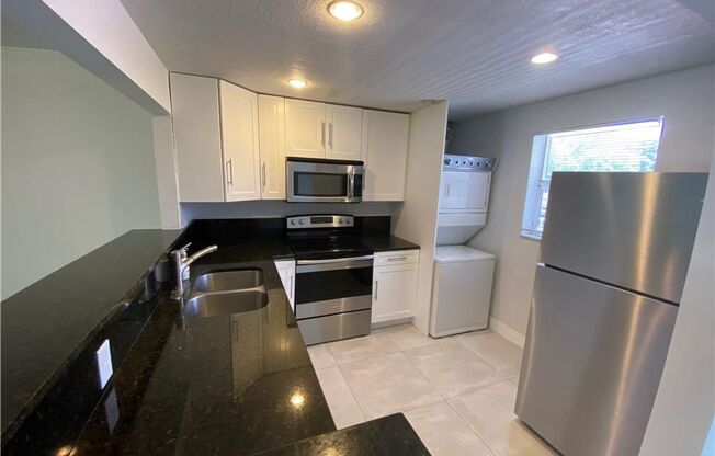 2 beds, 2 baths, $2,200, Unit APARTMENT 232