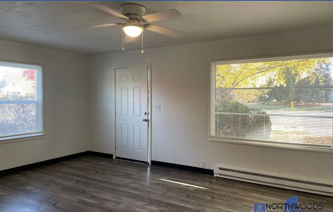 2 beds, 1 bath, $1,400