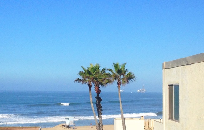 2 bedroom / 2 bath townhouse ON THE SAND in Huntington Beach w/ unobstructed pier view