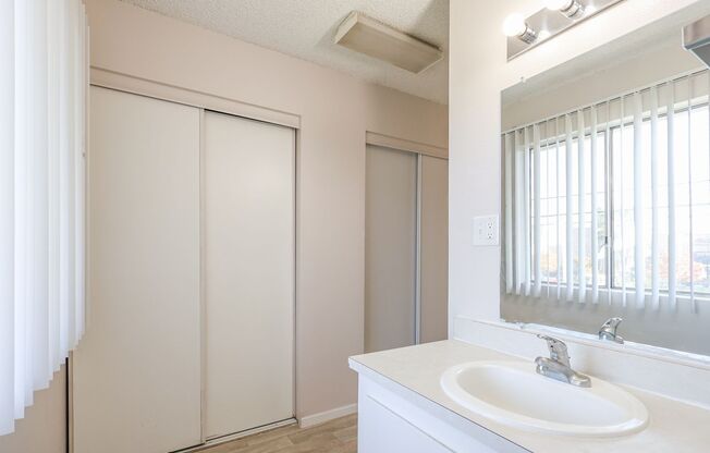 Studio, 1 bath, 390 sqft, $1,150, Unit A23