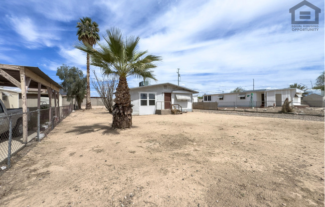 2Bed/1Bath Home in Litchfield Park--Close to Luke Air Force Base--NO HOA! RV PARKING!