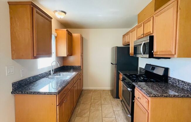 2 beds, 1 bath, 815 sqft, $2,550, Unit 10