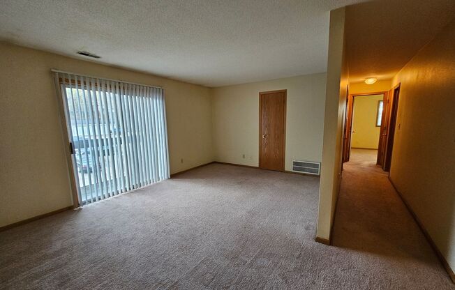 2 beds, 1 bath, $745, Unit 1630.09