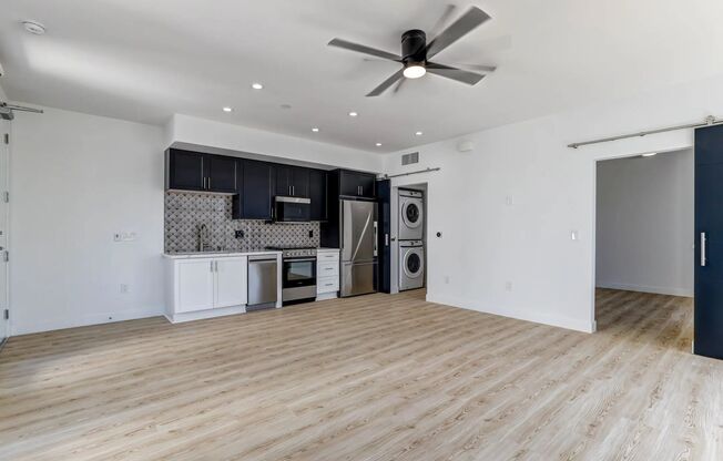 1 bed, 1 bath, 653 sqft, $2,395, Unit 215