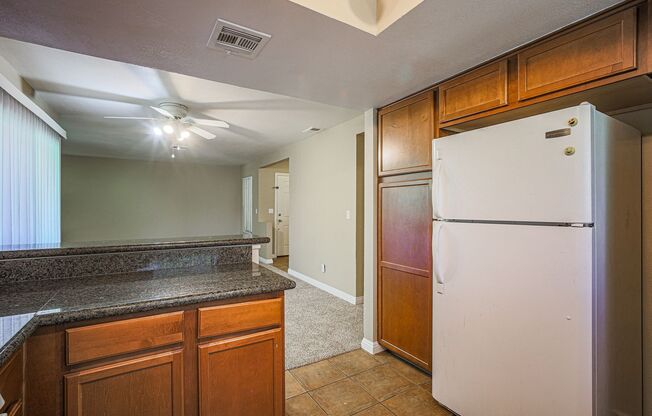 3 beds, 2 baths, $1,295, Unit Bldg 27