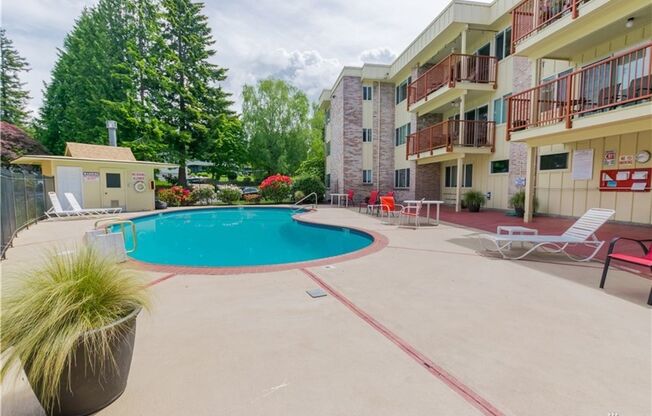 2 beds, 1 bath, $1,895