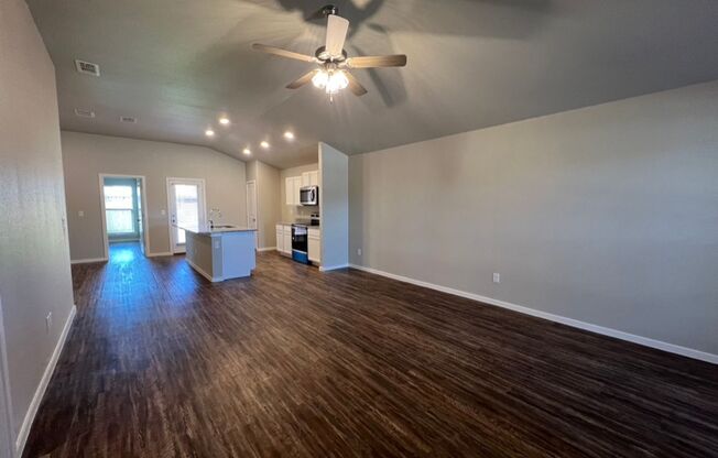 3 beds, 2 baths, $1,599