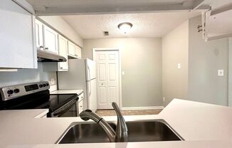 2 beds, 2 baths, $1,650, Unit APT H