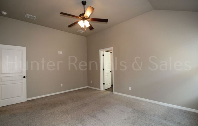 4 beds, 2 baths, $2,050