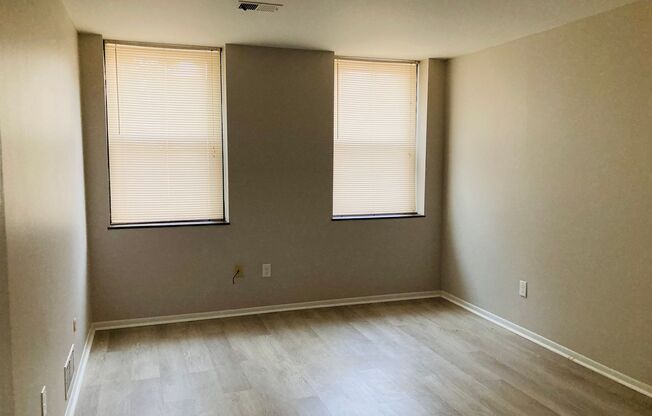 1 bed, 1 bath, 600 sqft, $925