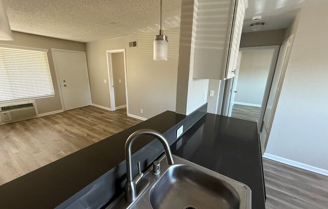 2 beds, 2 baths, 920 sqft, $2,425, Unit 52