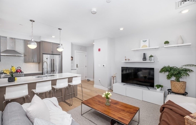 1 bed, 1 bath, 683 sqft, $2,900, Unit 402