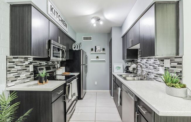 2 beds, 1 bath, 900 sqft, $1,324, Unit 65