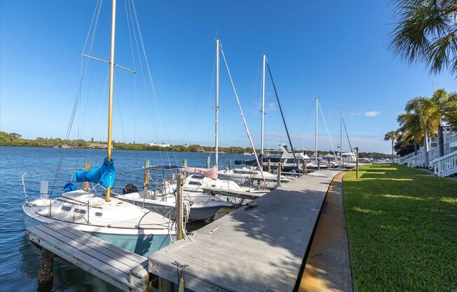 2 beds, 1 bath, $2,100